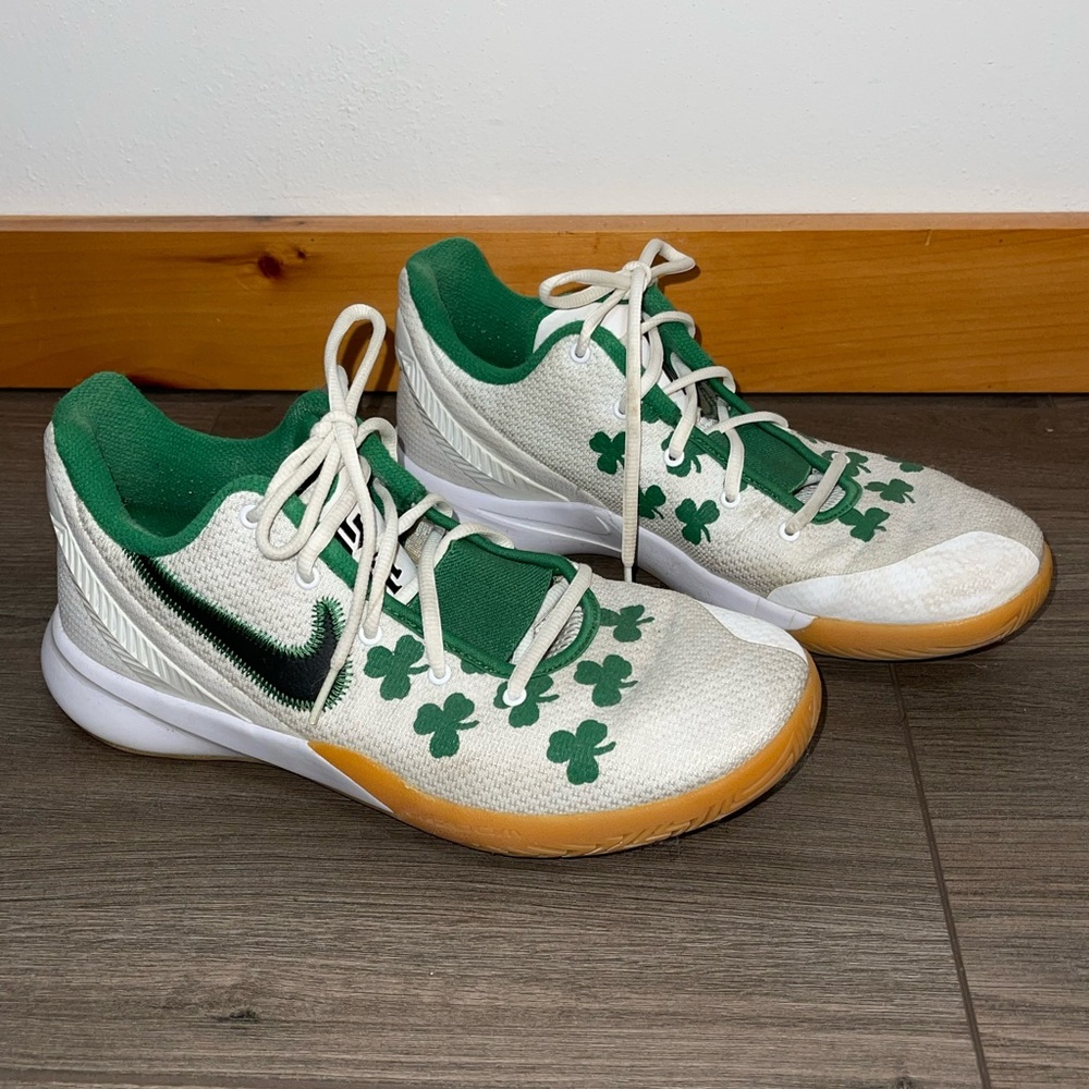 Nike Kyrie Flytrap 2 White Green Celtics B-Ball Shoes AO4436-100 Men Size 9.5